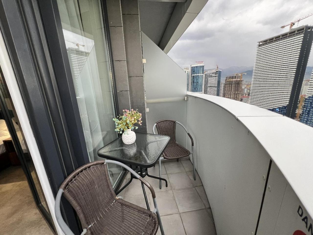Apartment Courttyard Great Holidays Batumi